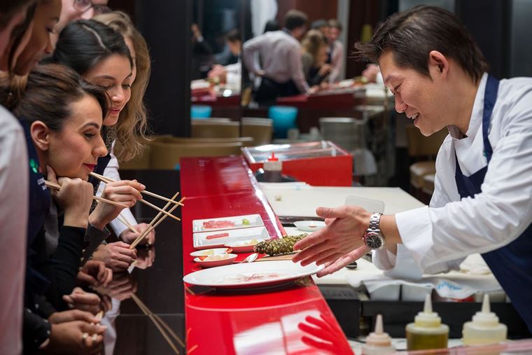 Хидэки Эндо проведёт суши-классы в ресторане Matsuhisa Paris 
