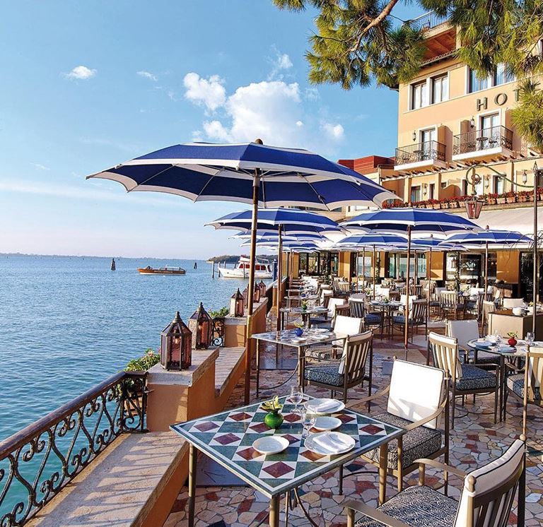 Террасы Belmond Hotel Cipriani открывают восхитительный вид на Венецию
