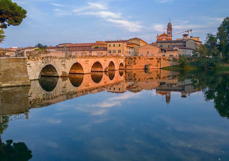 Регион Эмилия-Романья (Италия) - Мост Тиберия в Римини 