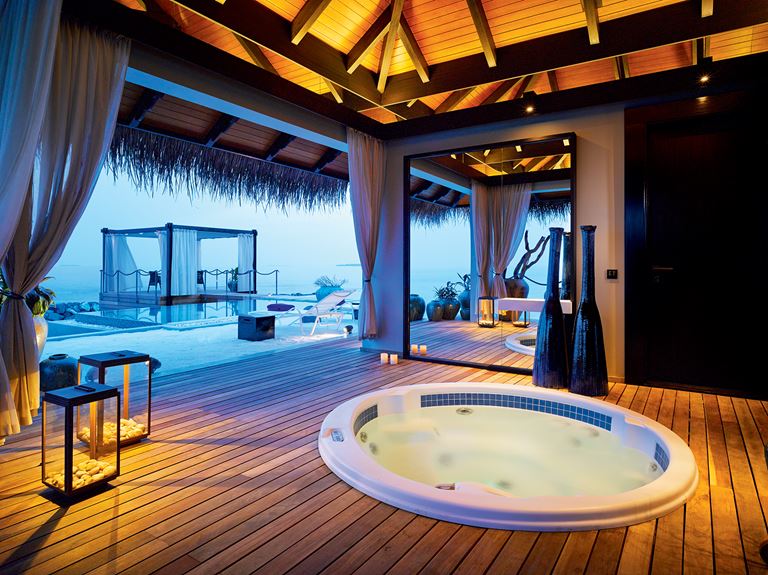 Романтические Мальдивы с Velaa Private Island - вилла Romantic Pool Residence с террасой и джакузи 