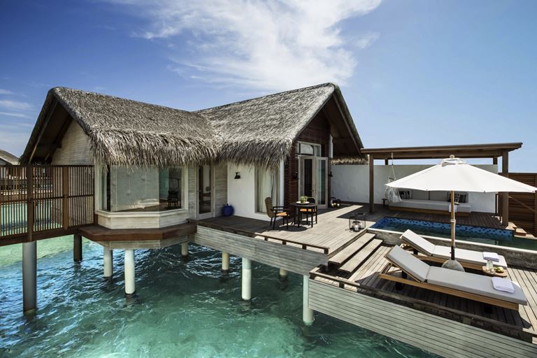 Курортный отель Fairmont Maldives Sirru Fen Fushi на Мальдивах - вилла на воде 