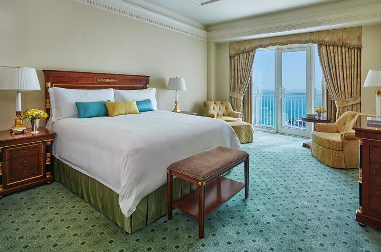 Four Seasons Hotel Doha - интерьер номера 