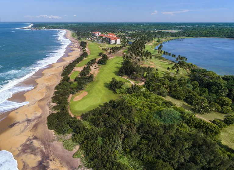 Гольф-курорт Shangri-La’s Hambantota Resort & Spa на берегу океана острова Шри-Ланка