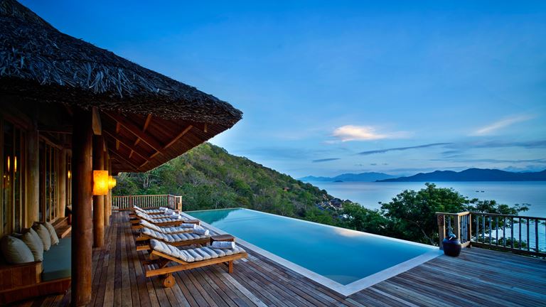 курорт Six Senses Ninh Van Bay - вилла с бассейном с видом на океан