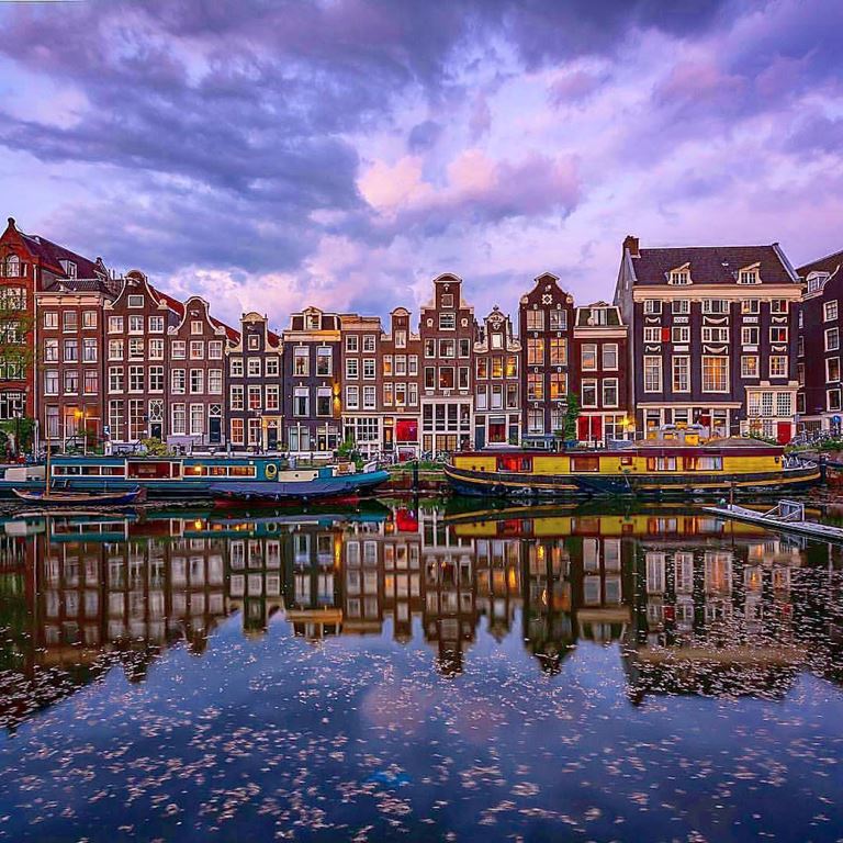 6 атмосферных городов Европы, стоящих на воде - Амстердам (Нидерланды)