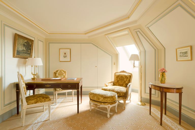 Отель Ritz Paris, Франция - новый номер suite - L'Appartement Ritz - рабочий кабинет