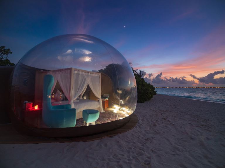 Комната с видом на звезды: Beach Bubble в отеле Finolhu на Мальдивах - фото 1