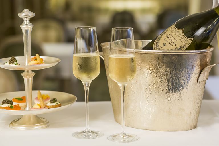 Эксклюзивный бранч в Majestic Hotel&Spa Barcelona - бутылка французского шампанского Dom Pérignon