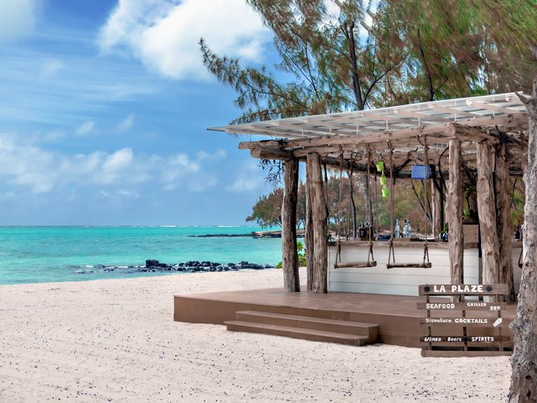 Four Seasons Resort Mauritius at Anahita объявил об открытии эксклюзивного пляжа на острове Ile Aux Cerfs