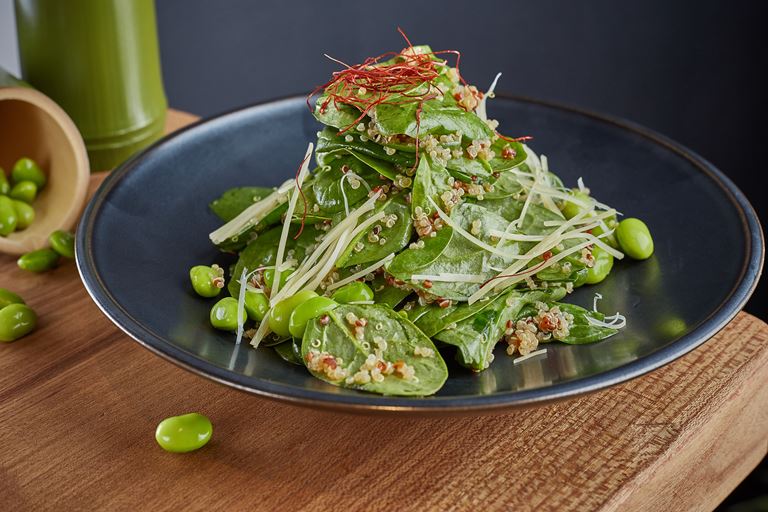 Правильное питание с японским акцентом в SHIBA -  Зеленый салат из шпината и бобов эдамамэ 
