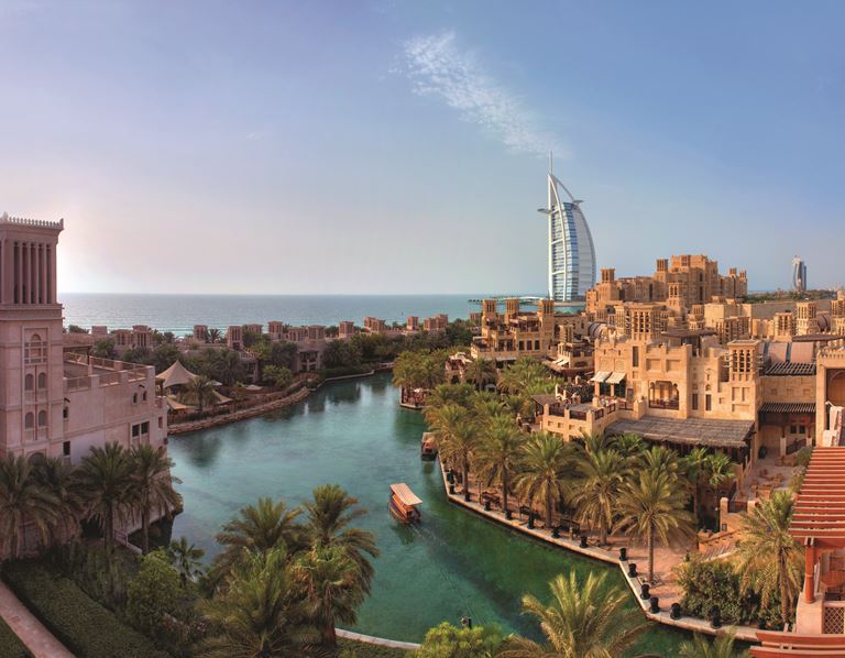 Отель-дворец Jumeirah Al Qasr в Дубае