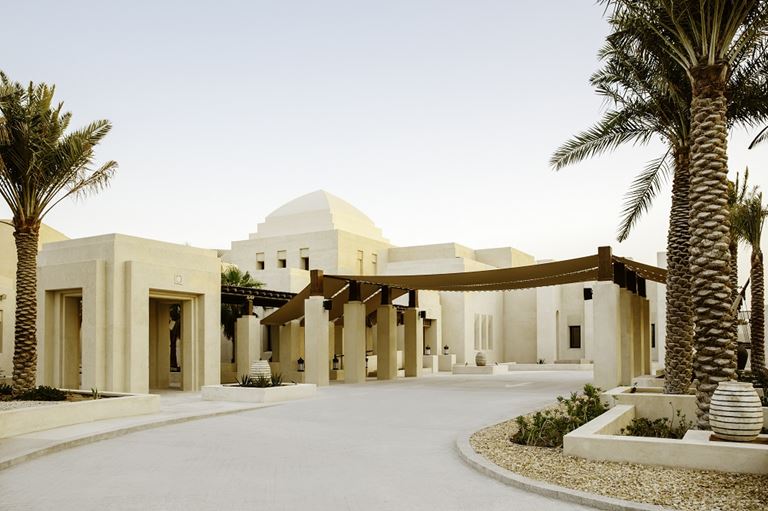 Новый курорт Jumeirah Al Wathba Desert Resort & Spa в пустыне Абу-Даби - фото 2