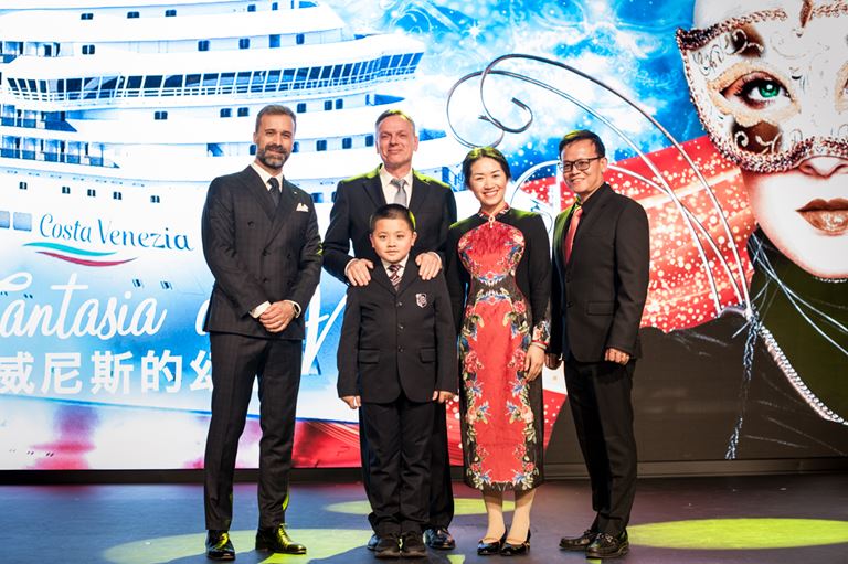 В Триесте прошла церемония имянаречения круизного лайнера Costa Venezia - фото 1