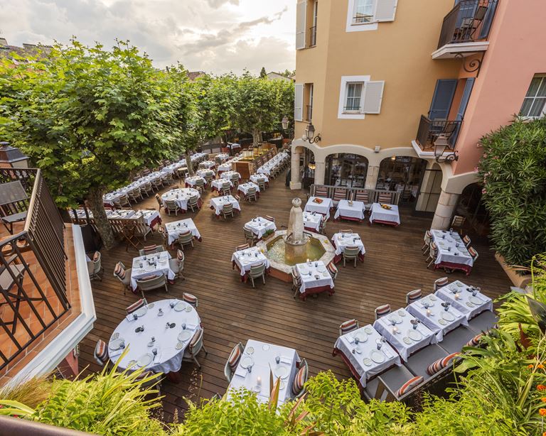 Легендарный отель Byblos в Сен-Тропе открывает ресторан итальянской кухни 