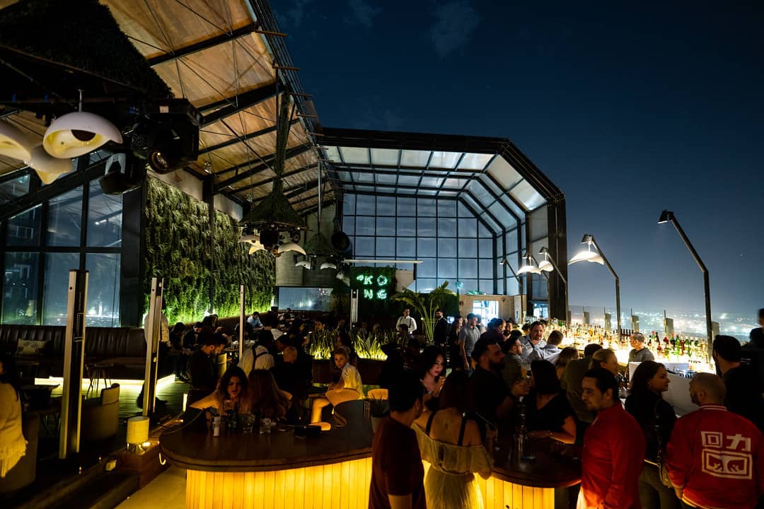Insta-вдохновение: 5 мест в Дубае для лучших ракурсов башни Бурдж-Халифа - Ресторан 40 Kong на крыше в отеле H Hotel