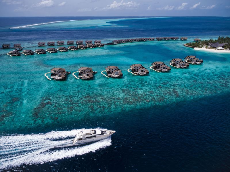 Курорт Jumeirah Vittaveli представляет первую на Мальдивах суперъяхту MY Vittaveli - фото 1