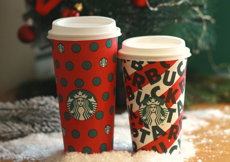 Рождественская атмосфера в Starbucks: зимние напитки и приятные подарки 