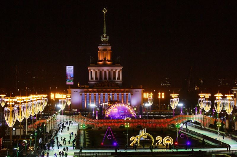 Лучшие места для романтических фотографий в Москве - Каток на ВДНХ