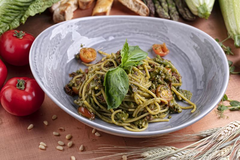 Рецепты с капустой от шеф-поваров ресторанов - Спагетти с брокколи и вялеными томатами