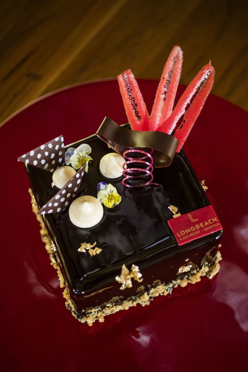 Хрустящий шоколадно-рисовый десерт от шеф-кондитера Sun Resorts Жерара Лароса