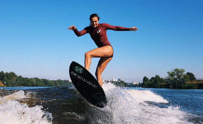 Вейксерфинг, сапсерфинг и открытые бассейны: #Москвастобой рассказывает, где заняться водными видами спорта в столице
