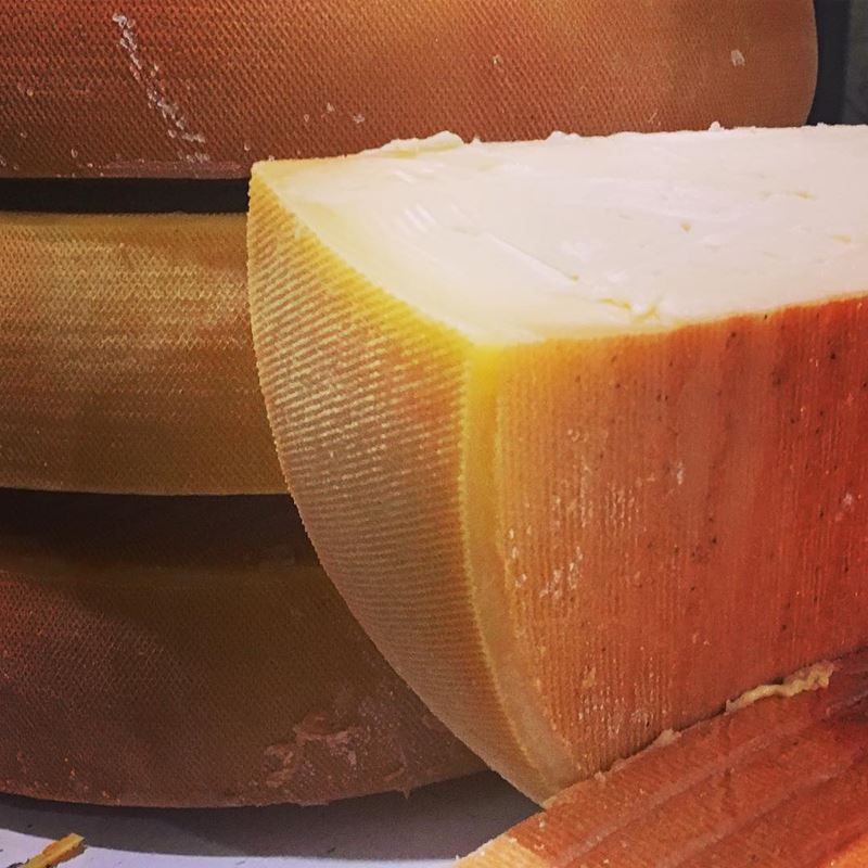 Сорта швейцарского сыра - Раклет - полутвёрдый сливочный для расплавления в фондю