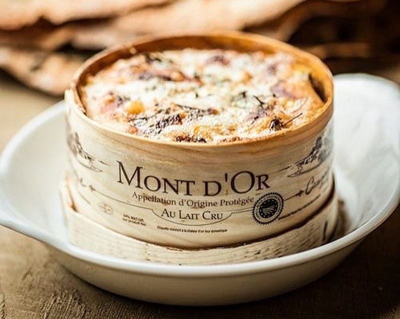 Сорта швейцарского сыра - Вашрен-Мон-д’Ор - мягкий плесневый с полужидкой текстурой