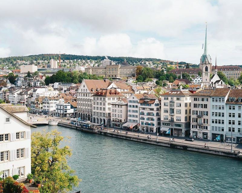 Красивые города Швейцарии: архитектура Цюриха, набережная
