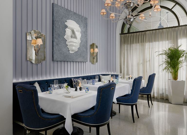 Архитектура и дизайн курортного отеля Regent Porto Montenegro - ресторан Murano
