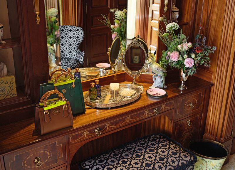 Интерьер в стиле Gucci: фото Королевского люкса отеля The Savoy в Лондоне