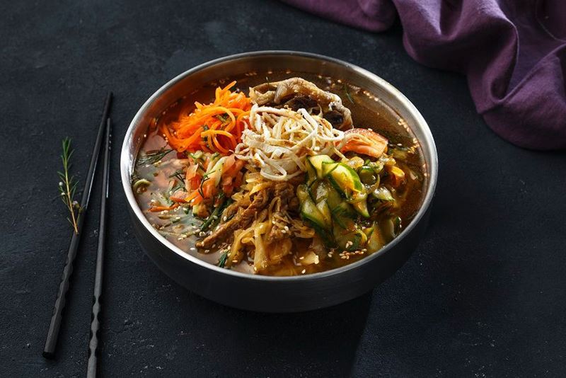 Рецепт холодного корейского супа куксу с говядиной от шеф-повара Галины Юн