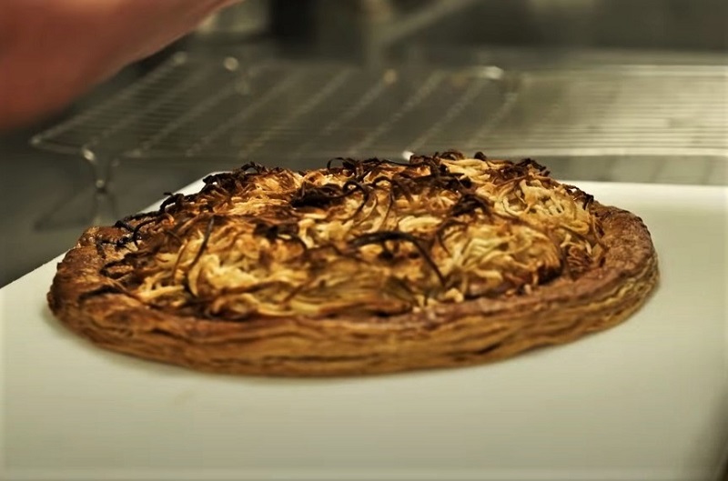 Как приготовить яблочный пирог как в ресторане: готовый пирог