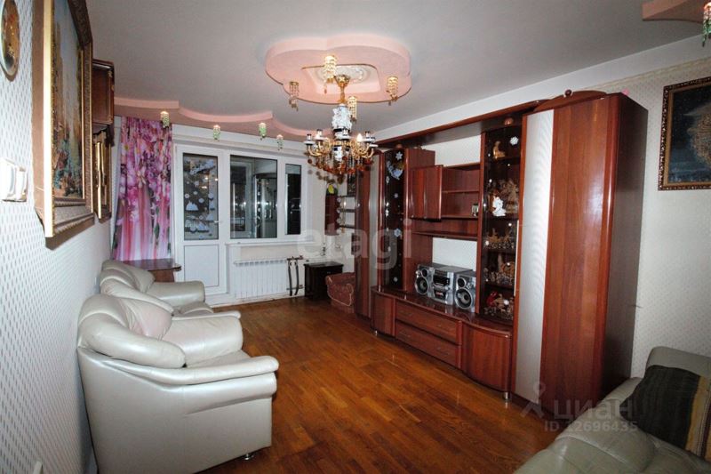 Квартира в Москве за 10 млн. рублей с душевой на балконе - Интерьер гостиной