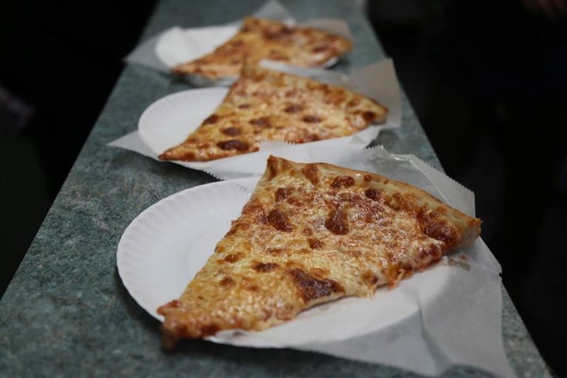 Самая вкусная пицца в Нью-Йорке — Пицца в пиццерии Margherita Pizza 