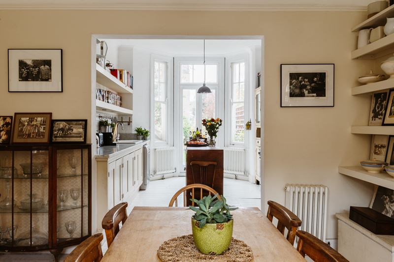 Красивый интерьер старого дома в Лондоне - Кухня и столовая